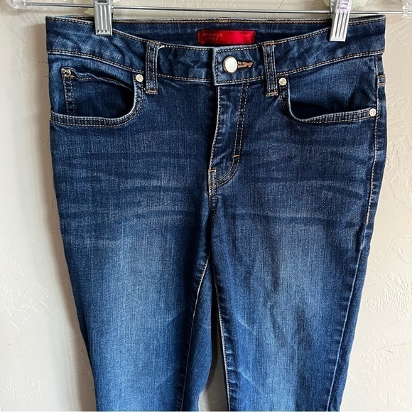 Jennifer Lopez Skinny Denim Jeans - Picture 8 of 10